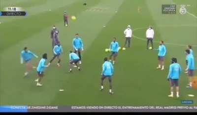 Funny moment during training on Friday: Casemiro and Courtois keep the ball away from Vini by keeping the ball in the air where Vini can’t reach it