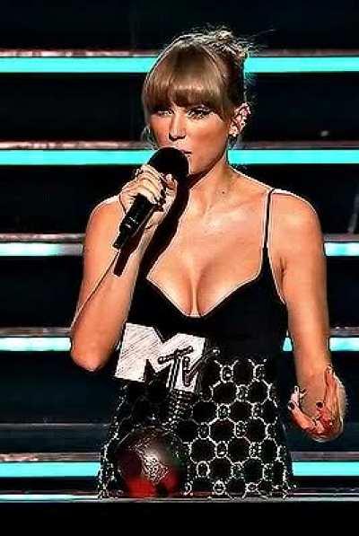 Taylor Swift's body is divine