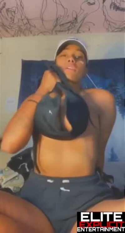 Wh tits looking so nice