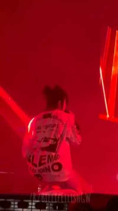 Ehh Billie girlfriend, what are you doing hahaha