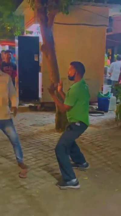2 drunk men indulge in funny fight