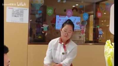 most passionate waitress dance in china