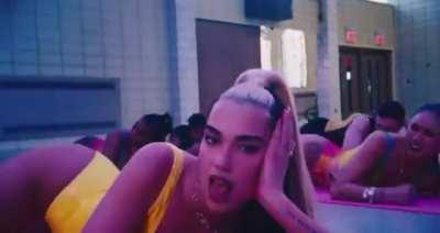 Dua Lipa is so fine😍