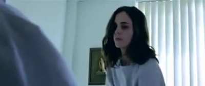 Eliza Dushku, getting dress