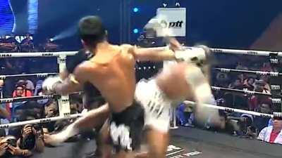 Cool mid-air sweep by Buakaw