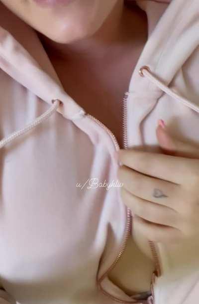 Wanna take a nap on my big pillows ?