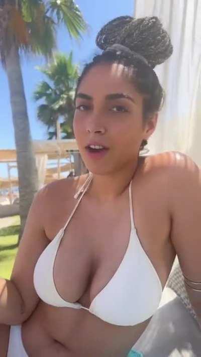 Thom’s TikTok Holiday