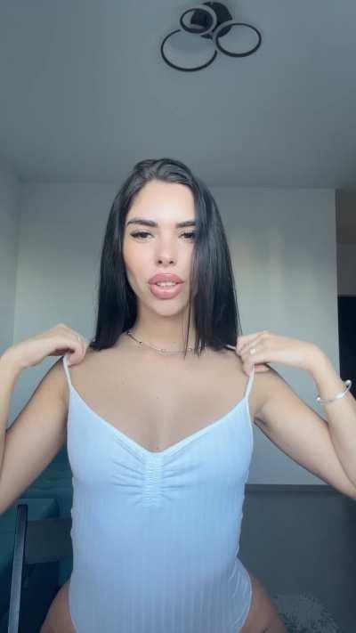 I am just 22 yo, but I bet you won't last more than 2 minutes with me!