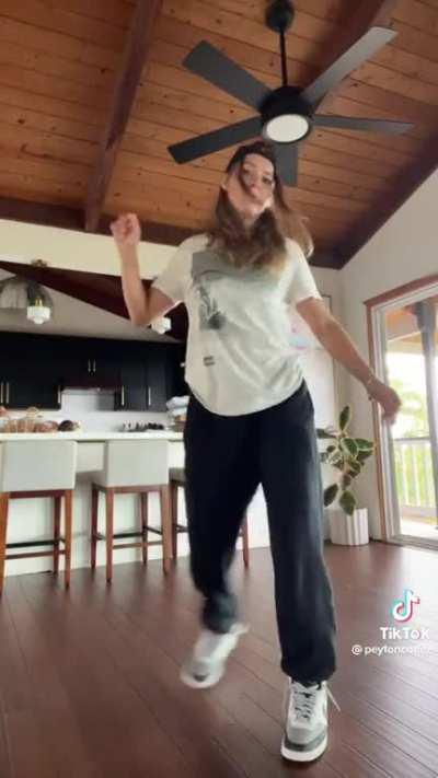 That hip movement 🥵