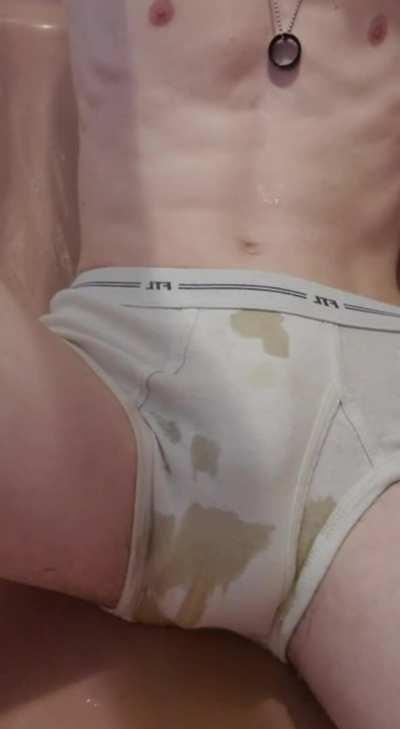 Pissing in my briefs for my boyfriend 💦