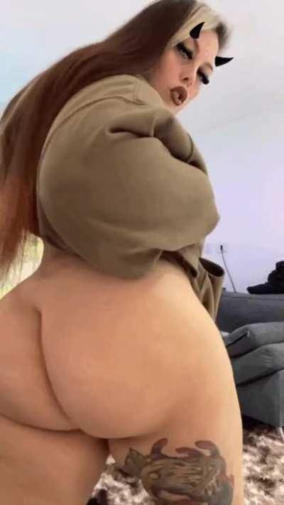 Xl hoodie, big surprise 🍑