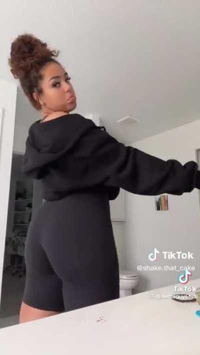 i can’t remember this girl’s name. can some remind me?