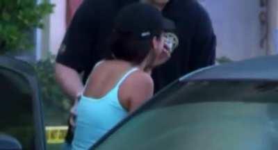 Woman hires hitman to kill her husband, but hitman were undercover cop and she gets caught, she was in home jail until 2017, in 2017 she got 15 years in prison, she will be 50