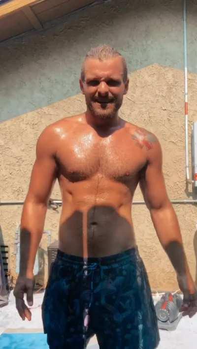 Is it just me, or is it hot out here 🥵 [M]