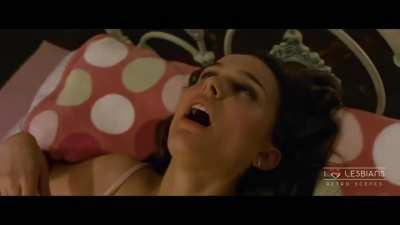 Retro Scenes: Natalie Portman & Mila Kunis - 