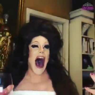 Me every time Jujubee say something