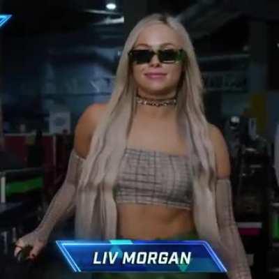 Liv morgan arriving in style and looking sexy 😈😈💋