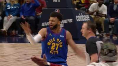 [Highlight] Jamal Murray is furious with the refs after they didn't call an active shooting foul on Taurean Prince!