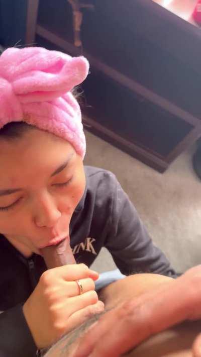 Deepthroating daddy is my favorite part of my morning routine 