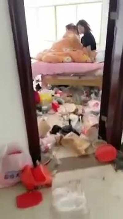 普信恶臭蝈蝻小屌子普遍不讲卫生,肮脏不堪