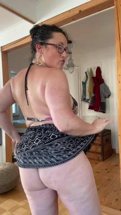 I'd look great on your lap...or face