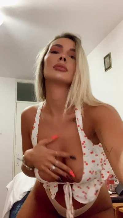 If even 5 guys like this, I'll celebrate and fuck myself 🙈