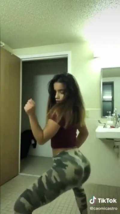 Caomi Castro's amazing ass