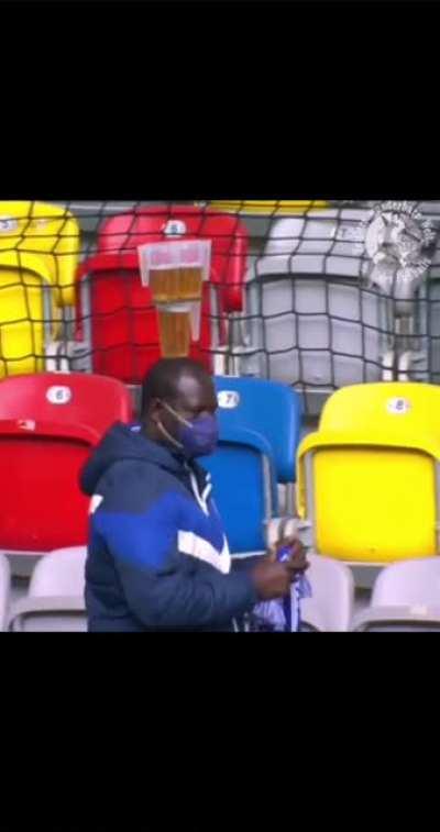 Schalke fan carrying 3 beers on his head