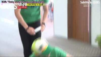 IU tricked by Park Ji Sung and Jae Suk - EP97