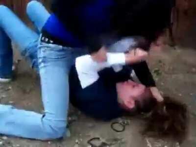 Brutal girls fight