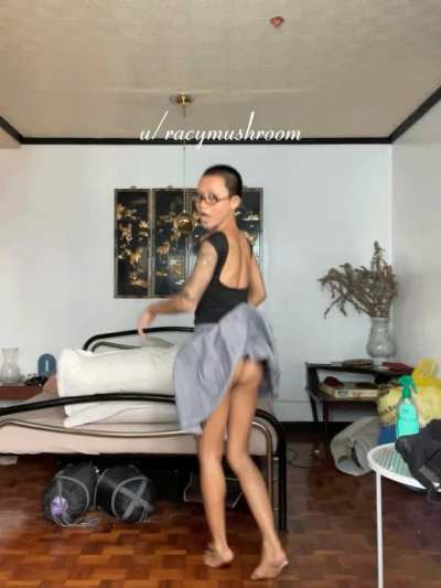 lil peek of my lil butt and yes I shaved my head! :3 I've got new vids, links below! :D