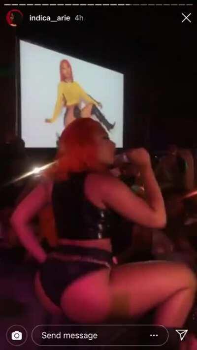 Her ass 😍😍😍