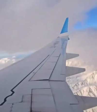 Turbulencia extrema a bordo de un Boeing 737 MAX 8 de Aerolíneas Argentinas sobre Argentina.