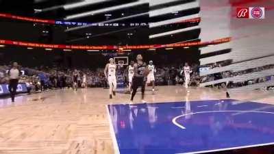 [Highlight] Markelle Fultz destroys the Pistons with a windmill