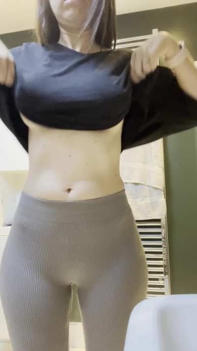 Sundays suck.. heres some boobs