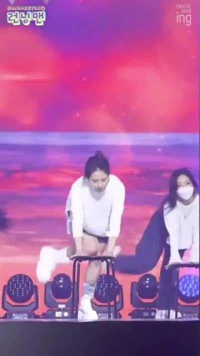 [FANCAM] SONG JI HYO - Rollin' rehearsal