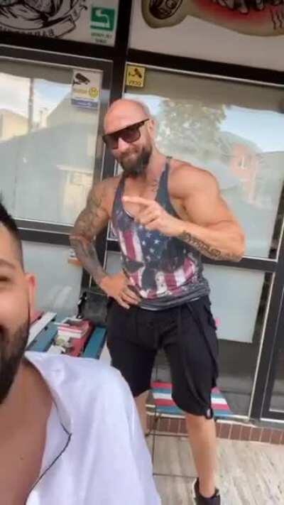 This is abusive or harassing -> It's targeted harrassment -> At me. Mersi de motiv fraiere pot si eu sa joc asa. Astept si alte taguri.