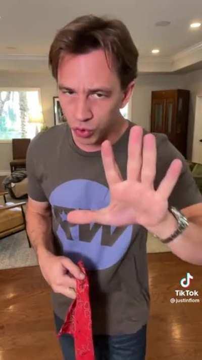 Colour changing bandana trick but more confusing