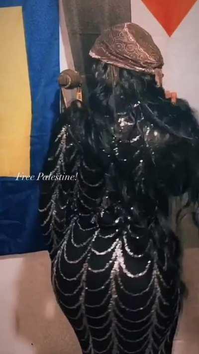 is it me or do her tits hang real low?