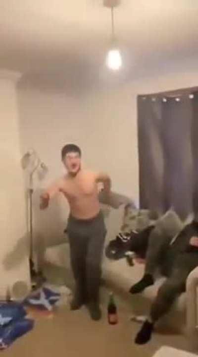 Yanlış mesleği seçen koca yürekli abimiz