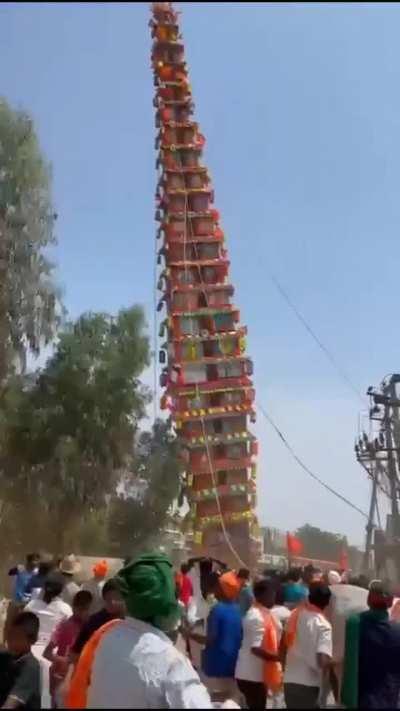 World's Largest Chariot Collapses in India