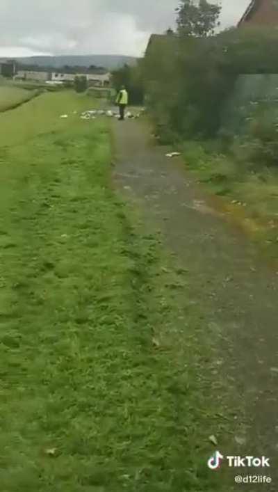 Scumbags rob post van in Tallaght