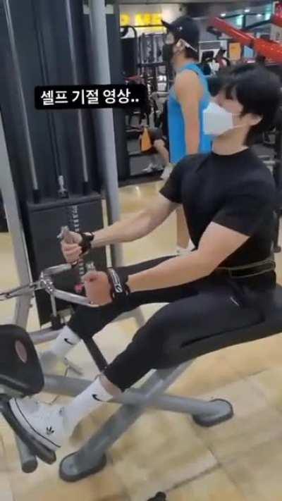 Danyel cenna voltou pra academia