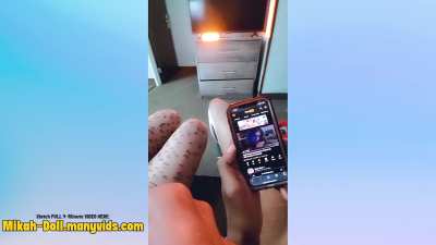 Giving him head while he watches MY PornHub:)