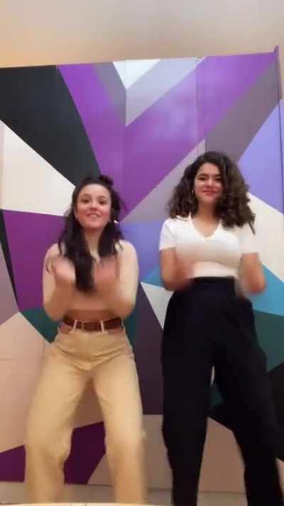 Larissa Manoela and Maisa Silva