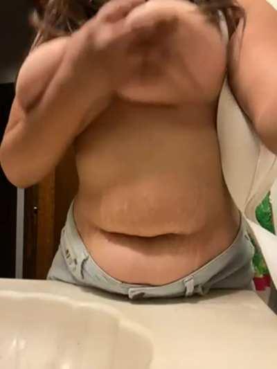 She’s a 10 but she’s got a mouth on her 🙃😏