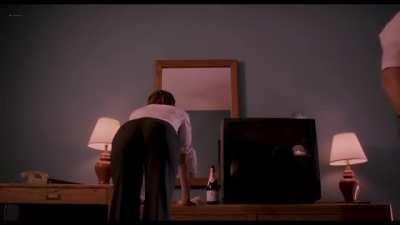 This lucky guy got to grab Jennifer Aniston‘s prime ass