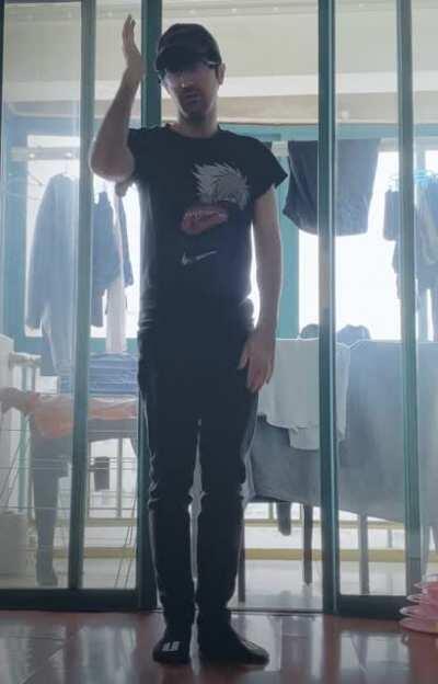 Gltichin Out To Some Glitchy Music