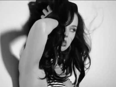 just scrolling peacefully...then i saw katy..now i am sleepless