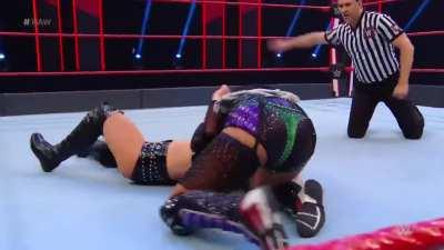 Liv struggles in the Asuka lock to no avail